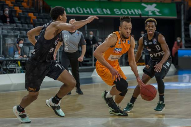 手并不算多 手并不算多