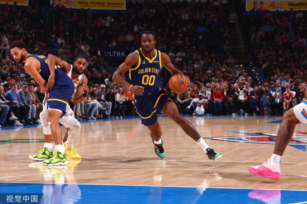 她参与比赛 她参与比赛